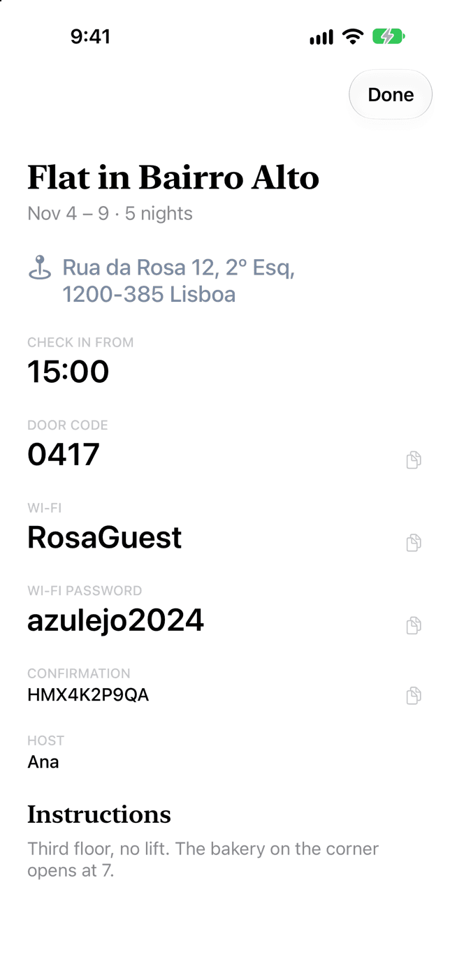 A stay's arrival card: address, check-in time, door code and Wi-Fi